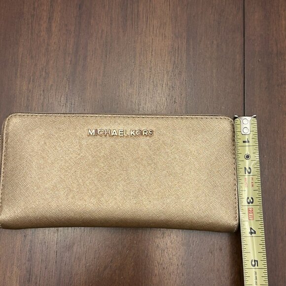 Michael Kors Zip Around Gold Leather Full Size Wallet - Picture 13 of 16